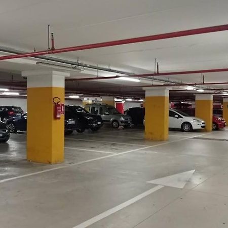 Casa Etruschi - Appartamento Con Posto Auto Livorno Kültér fotó