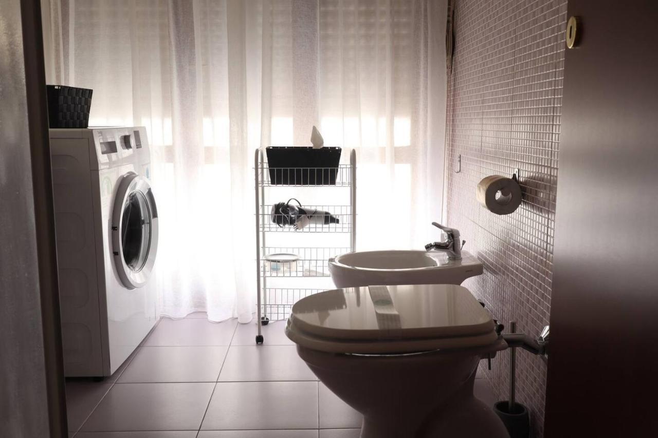 Casa Etruschi - Appartamento Con Posto Auto Livorno Kültér fotó